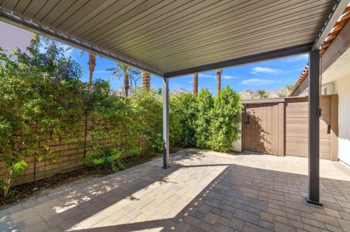 48890 Eisenhower Dr, La Quinta CA  92253-6223 exterior