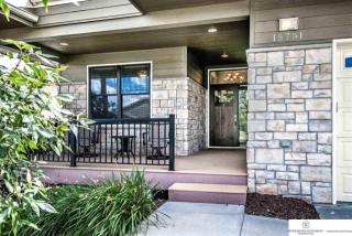15751 Hartman Ave, Omaha, NE 68116-8507
