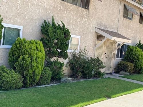 9242 Park St, Bellflower CA  90706-5665 exterior