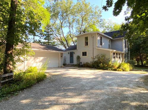 309 Rochester St, Waterford, WI 53185-5068
