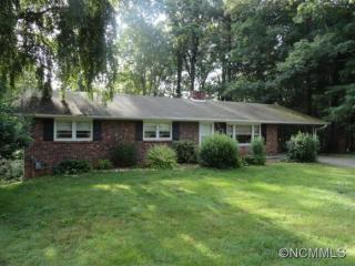 534 Carson Dr, Hendersonville, NC 28791-1524
