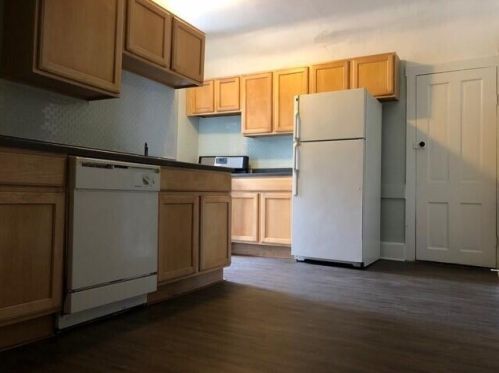 2016 Clybourn St, Milwaukee, WI 53233-2509