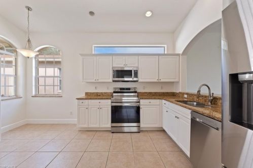 8684 Ibis Cove Cir, Naples FL  34119-7727 exterior