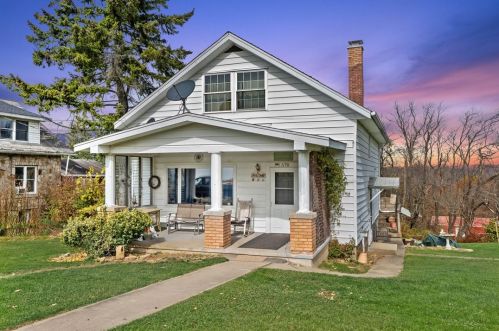 570 Main St, Addison, PA 15411-2051