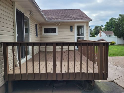 5 Martin Rd, Bethpage NY  11714-5109 exterior