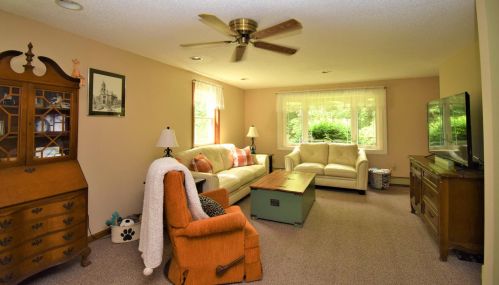 1 San Antonio Dr, Fremont NH  03044-8204 exterior