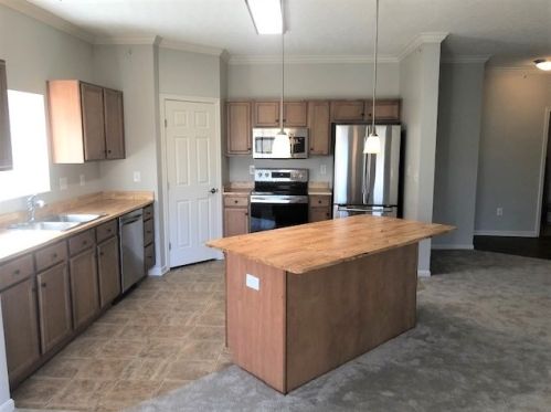 419 Ivy Ridge Dr, Newport, KY 41076-8843