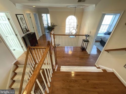 7226 Lyndam Hill Cir, Lorton VA  22079-4509 exterior