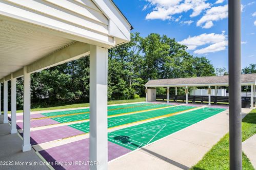 16 Wellington Ln, Lakewood NJ  08701-5736 exterior