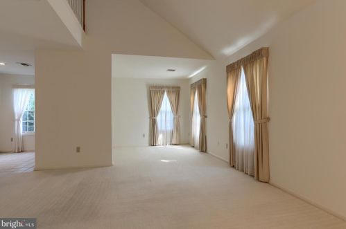281 Crescent Dr, Swatara PA  17033-2335 exterior