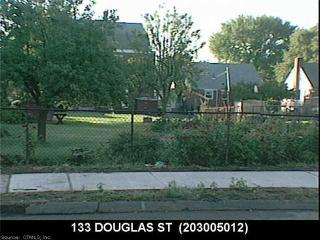 133 Douglas St, Hartford CT  06114-2422 exterior