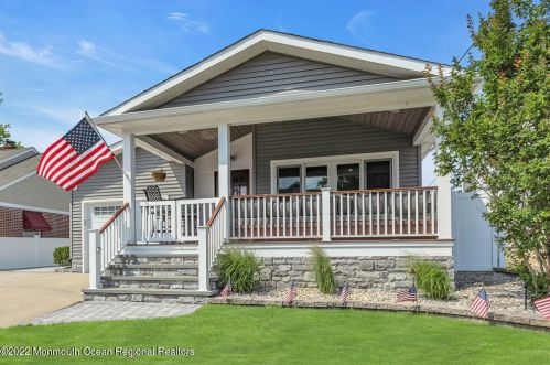 308 9th Ave, Belmar, NJ 07719-2330