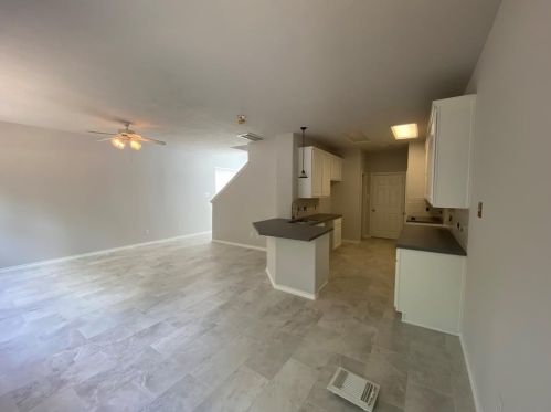 142 Stedhill Loop, Conroe TX  77384-5072 exterior