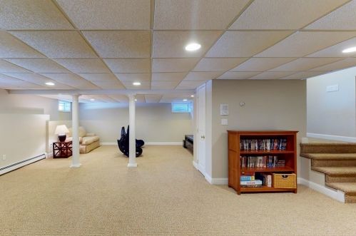 20 Winter St, Medfield MA 02052-1311 exterior