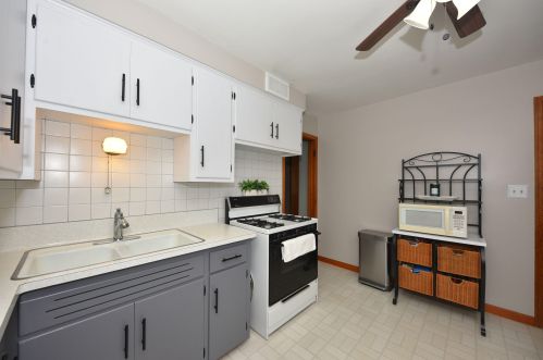 3329 89, Milwaukee WI 53227-4525 exterior