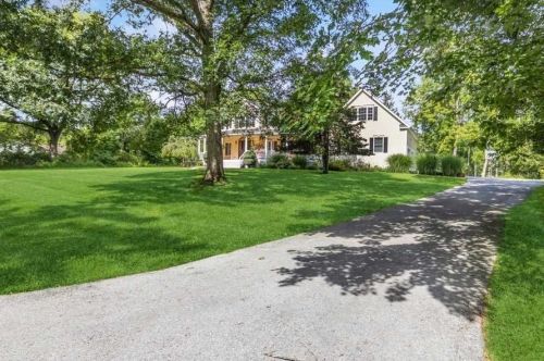 18 Pinebrook Dr, Poughquag, NY 12570-5280
