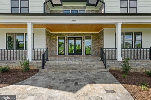 16067 Waterford Creek Cir, Hamilton VA  20158-3336 exterior