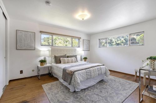 1438 Miramonte Ave, Los Altos CA 94024-5640 exterior