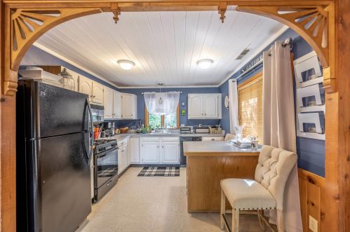 22 10th St, Kingston NH  03848-3717 exterior