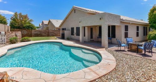 6632 Louise Dr, Glendale, AZ 85310-5704