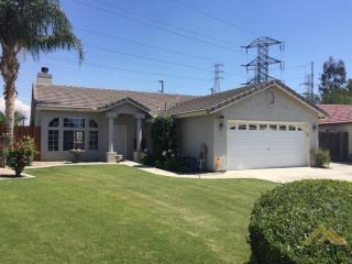 3104 Silverlake Dr, Bakersfield, CA 93312-5536