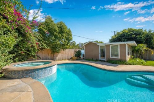 4620 Graywood Ave, Long Beach CA  90808-1022 exterior