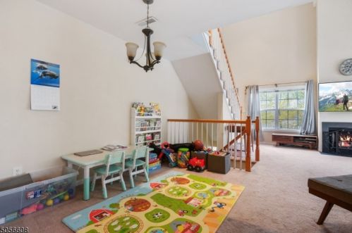 18 Cadence Ct, Morristown, NJ 07960-6983