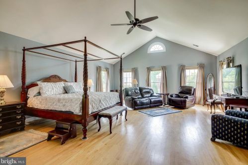 12664 Crabtree Falls Dr, Bristow VA  20136-2161 exterior