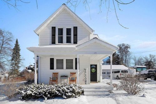 124 Columbia St, Chilton WI  53014-1418 exterior