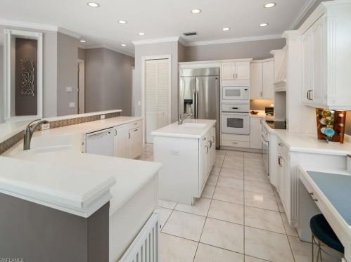 6656 Trail Blvd, Naples FL  34108-2903 exterior