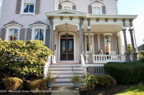 74 Main St, East Freehold, NJ 07728-2223
