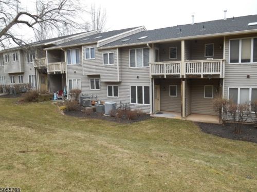 75 Westchester Ter, Annandale, NJ 08801-1635