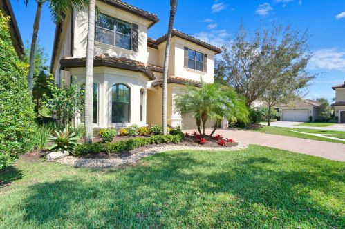 8913 Little Falls Way, Delray Beach, FL 33446-9586