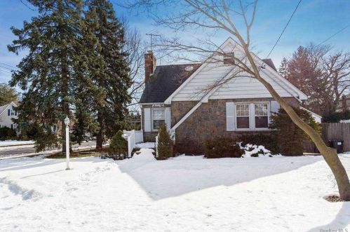 710 Tulip Ave, Floral Park, NY 11001-3753