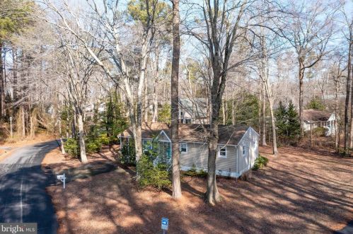 17 Sussex Dr, Millville, DE 19970-9312