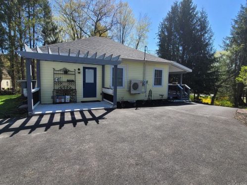 9 Gale Rd, Mongaup Valley, NY 12762-5019