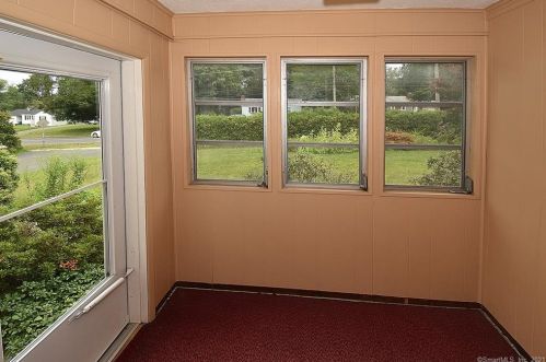 557 Bloomfield Ave, Windsor, CT 06095-2309