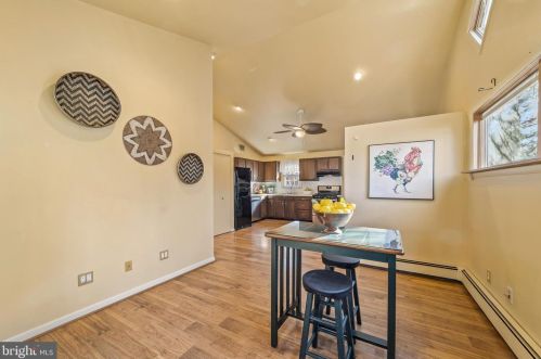 30 Greenfield Ave, Trenton NJ  08648-3828 exterior