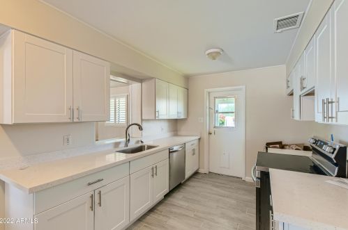 2401 66th St, Scottsdale AZ  85257-1115 exterior