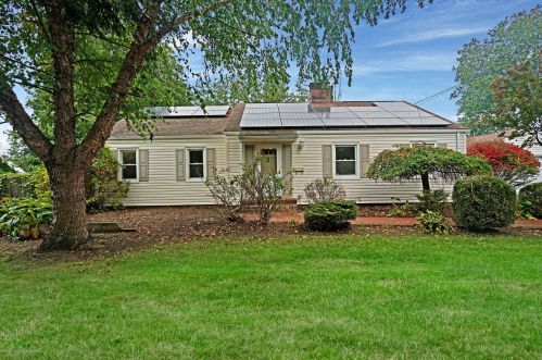 87 Broadway, East Freehold, NJ 07728-1462