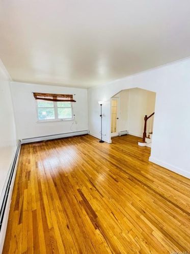 2789 Hone Ave, Bronx NY  10469-3807 exterior