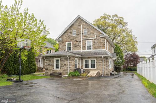 806 Wynnewood Rd, Ardmore, PA 19003-3019