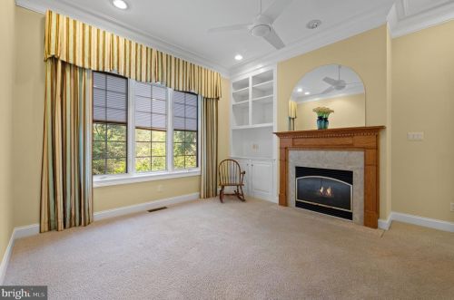 100 Deer Vly Ln, Wilmington DE  19807-1912 exterior