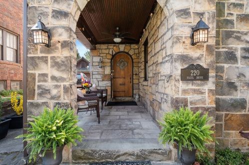220 Hazel Dr, Pittsburgh, PA 15228-2150