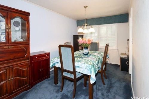 35 Walsh Ln, Westbury NY  11590-1029 exterior