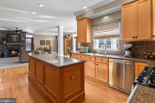 1583 Candace Ln, Yardley PA 19067-4484 exterior