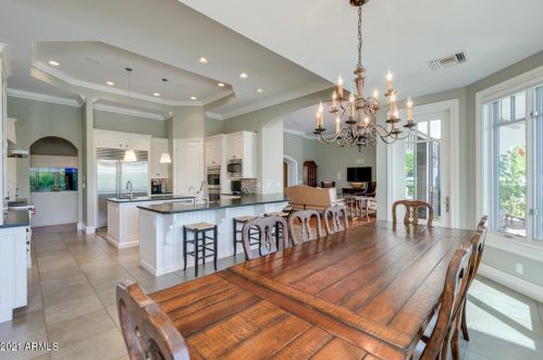 5621 Calle Camelia, Phoenix AZ 85018-4617 exterior