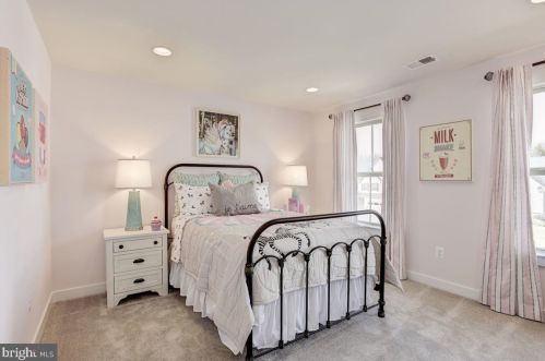 48 Winifred Dr, Hanover PA  17331-9714 exterior