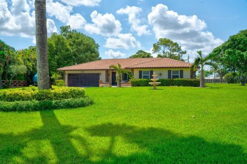 8470 Mizzen Dr, Boynton Beach, FL 33472-2721