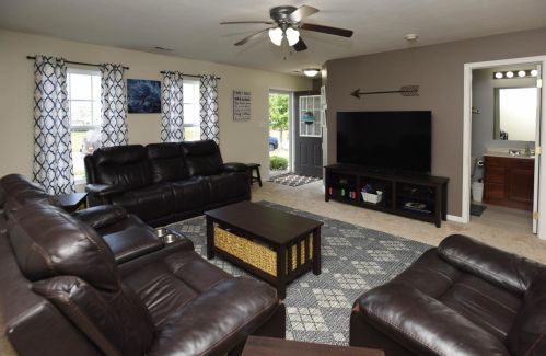 10405 Paramount Way, Cedar Lake, IN 46303-7501